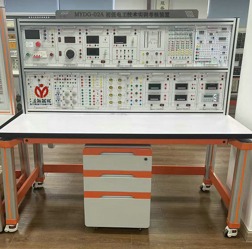 初級電工技術(shù)實訓