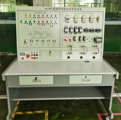 萬能銑床實(shí)訓(xùn)及技