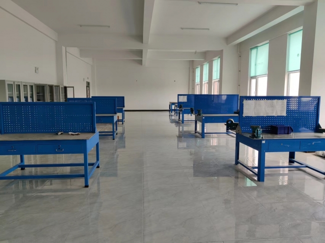 鉗工實(shí)訓(xùn)設(shè)備